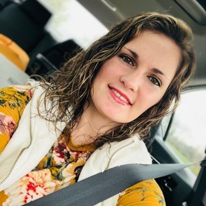 Meet your Posher, Kayla